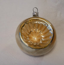 Indlæs billede til gallerivisning Gammel glaskugle reflektorer 4 - 6,5 cm med mønstre