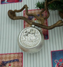 Indlæs billede til gallerivisning Gammel glaskugle reflektorer 4 - 6,5 cm med mønstre