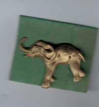 Indlæs billede til gallerivisning Brocher med elefanter