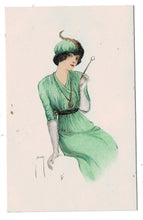 Indlæs billede til gallerivisning Kvinder med modetøj fra 1910
