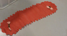 Indlæs billede til gallerivisning Bordløber af crepe papir fra 1940´erne
