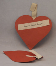 Indlæs billede til gallerivisning Hjerte med tekst på bordpynt 1940 érne

