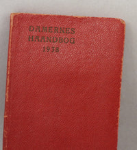 Indlæs billede til gallerivisning Damernes håndbog 1936 eller 1938
