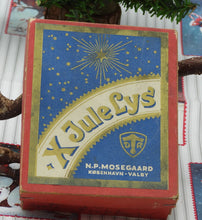 Indlæs billede til gallerivisning Gammel æske til julelys
