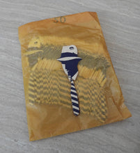 Indlæs billede til gallerivisning Festtegn fra 1940 - 1950´erne med mand med slips
