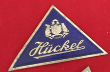 Indlæs billede til gallerivisning Gamle små reklame skilte for Hückel hattefabrik
