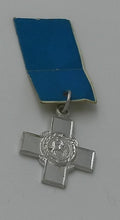 Indlæs billede til gallerivisning Små medaljer af plast eller papir
