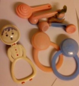 6 gamle plastik rangler samleobjekt