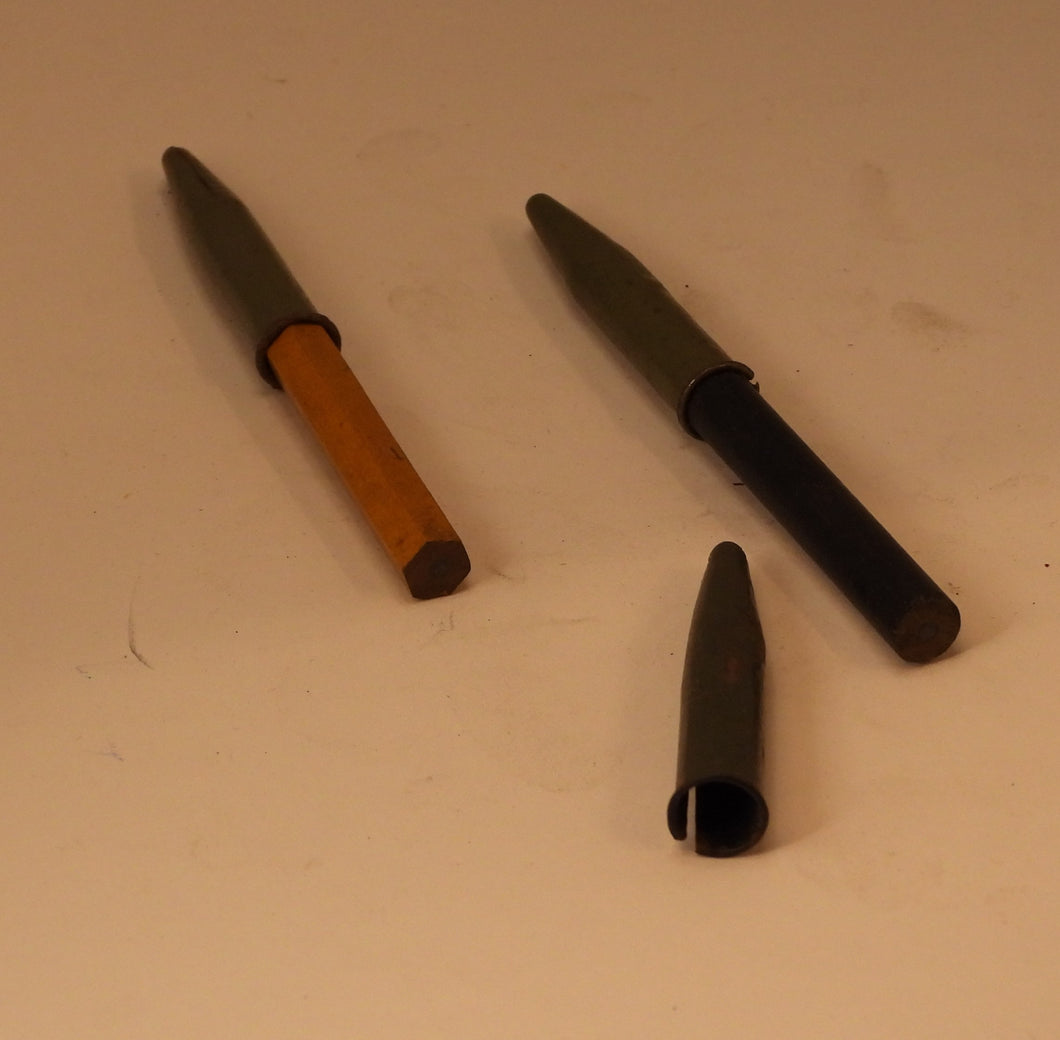 Gammel beskytter forlænger til blyanter og penne i metal
