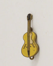 Indlæs billede til gallerivisning Broche med musik instrument

