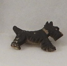 Indlæs billede til gallerivisning Gamle brocher med brune og sorte hunde
