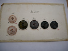 Indlæs billede til gallerivisning Vareprøver med gamle knapper
