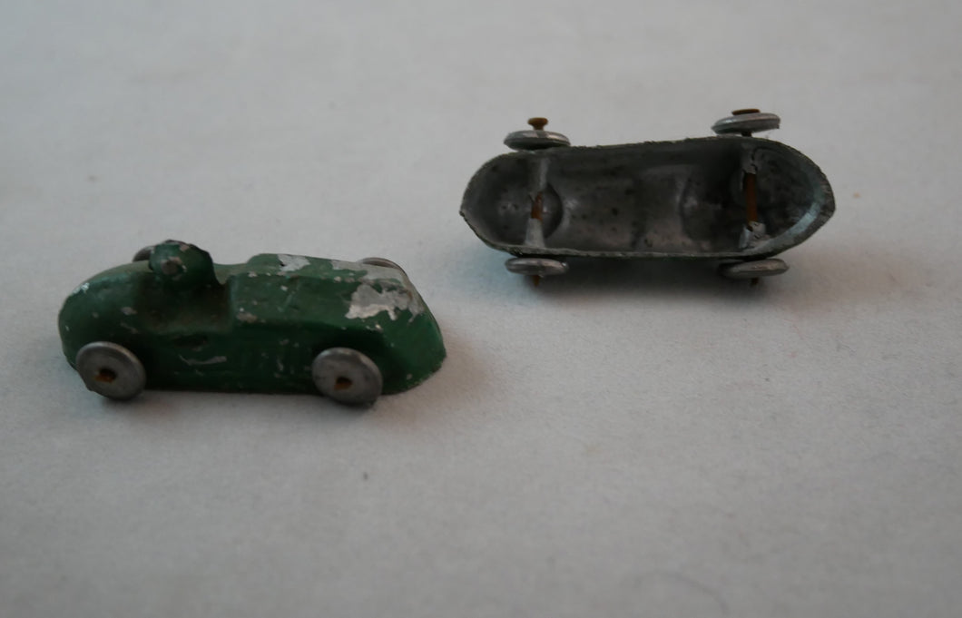 Gamle tin racerbiler fra 1930´erne med små hjul (0,6 cm)
