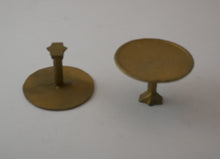 Indlæs billede til gallerivisning Gammelt kakkelbord fra 1940´erne til dukkehus eller rundt bord af metal
