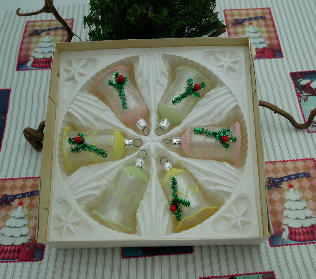 6 vintage glasklokker julepynt med gran grene