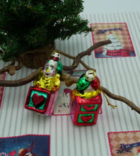 Indlæs billede til gallerivisning Blandede glas julekugler figurer 6 - 8 cm
