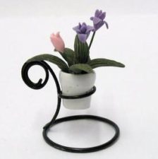 Blomster i stativ til dukkehus