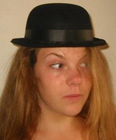 Bowlerhat plastik med velour på