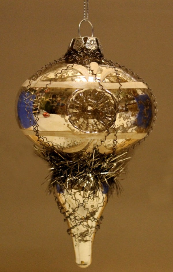 Sølvfarvede elipse glas med lametta/tinsel gammeldags