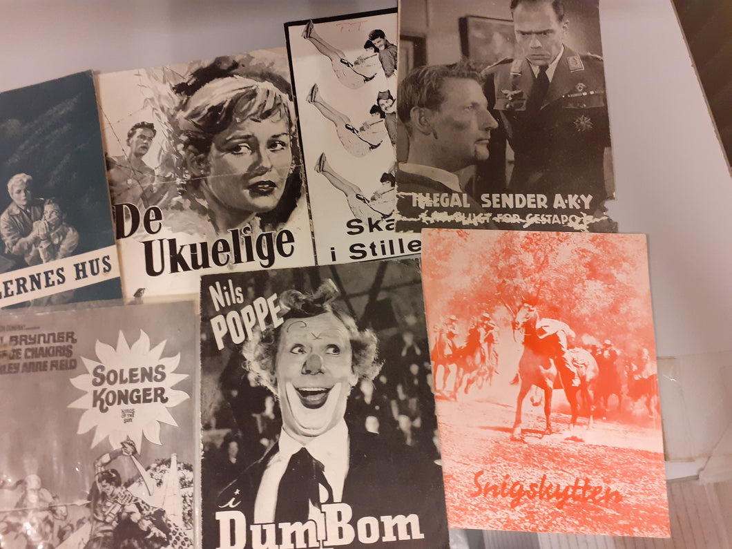 14 gamle filmprogrammer