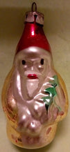 Indlæs billede til gallerivisning Gammel glaspynt julemand med rød, blå eller gul hue
