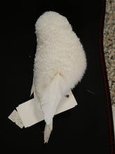 Indlæs billede til gallerivisning Stor hvid fugl med perle i munden
