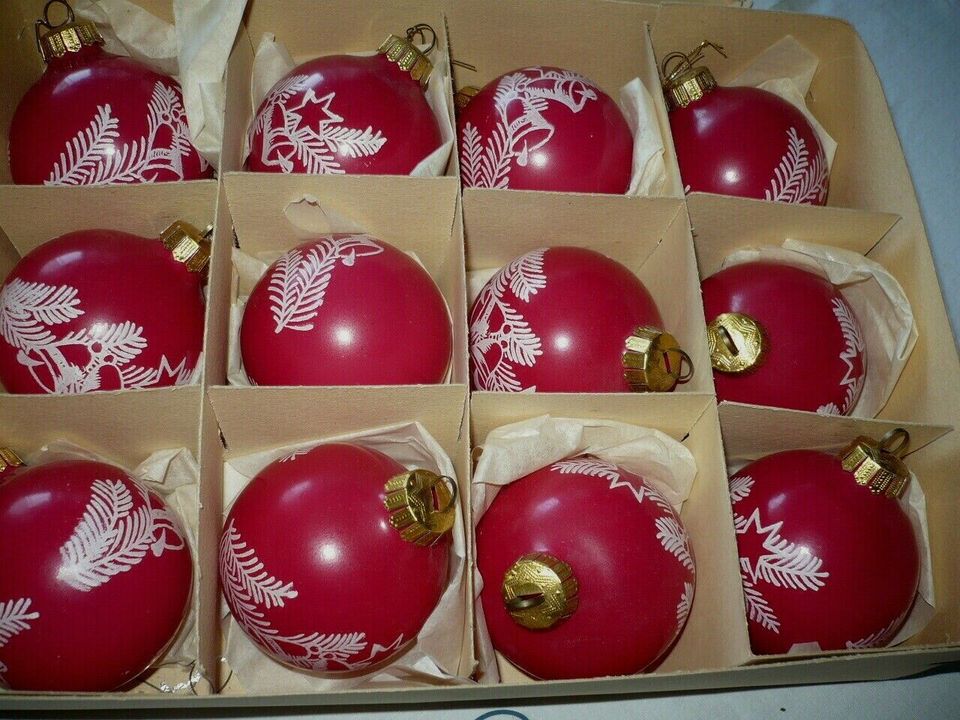 12 Magenta farvede julekugler k400