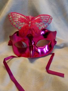 Maske med sommerfugl