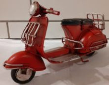 Indlæs billede til gallerivisning Scooter rød til dekoration

