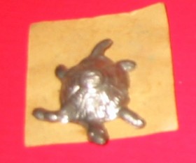 Broche skildpadde i metal