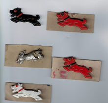 Indlæs billede til gallerivisning Broche springende hund
