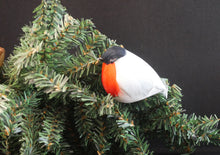 Indlæs billede til gallerivisning Fugle til juletræ eller pynt hvid/sort/rød
